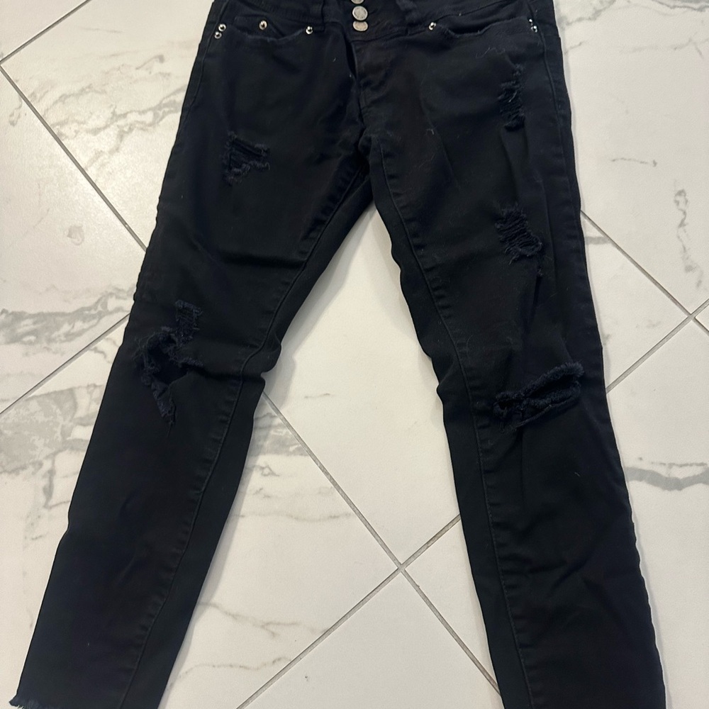 Women's Black Distressed Ankle Jeans